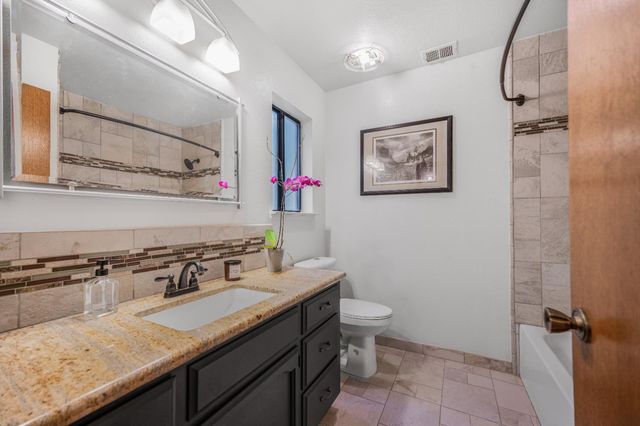 735 W Bullard Avenue, Clovis, CA 93612