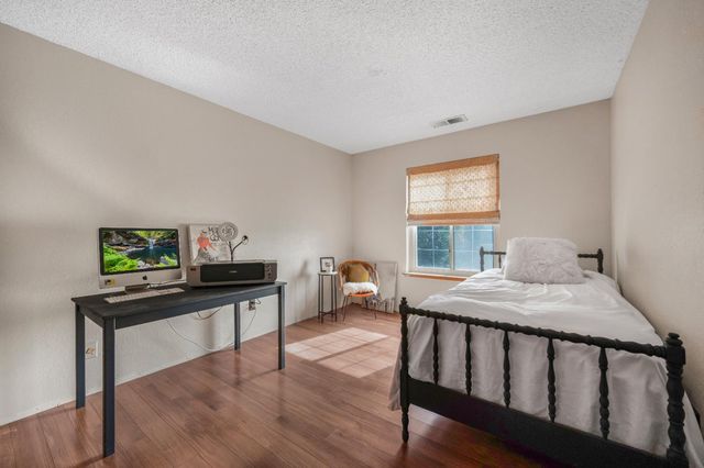 735 W Bullard Avenue, Clovis, CA 93612