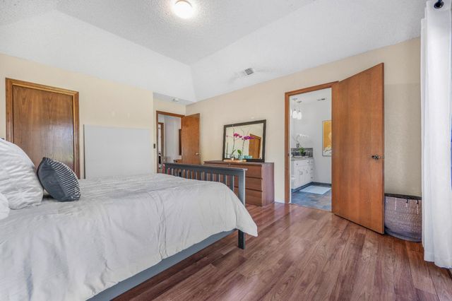 735 W Bullard Avenue, Clovis, CA 93612