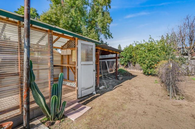 735 W Bullard Avenue, Clovis, CA 93612