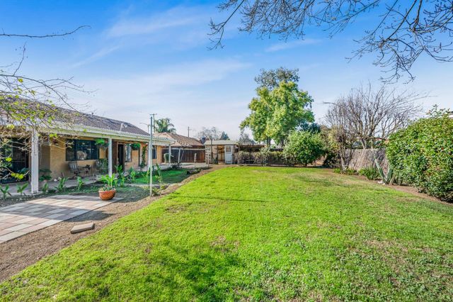 735 W Bullard Avenue, Clovis, CA 93612