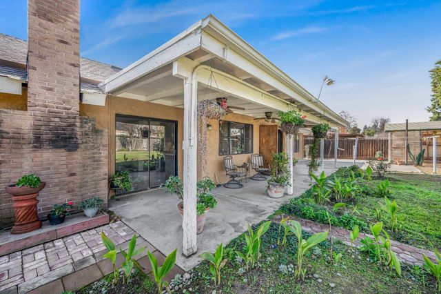 735 W Bullard Avenue, Clovis, CA 93612