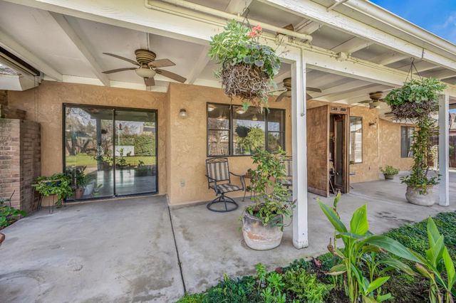 735 W Bullard Avenue, Clovis, CA 93612