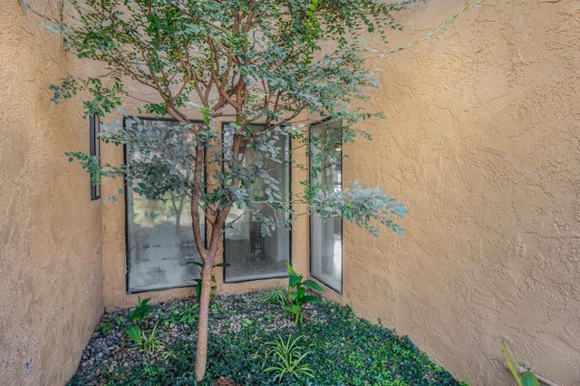 735 W Bullard Avenue, Clovis, CA 93612