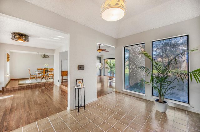 735 W Bullard Avenue, Clovis, CA 93612