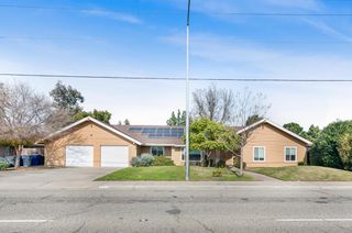 735 W Bullard Avenue, Clovis, CA 93612