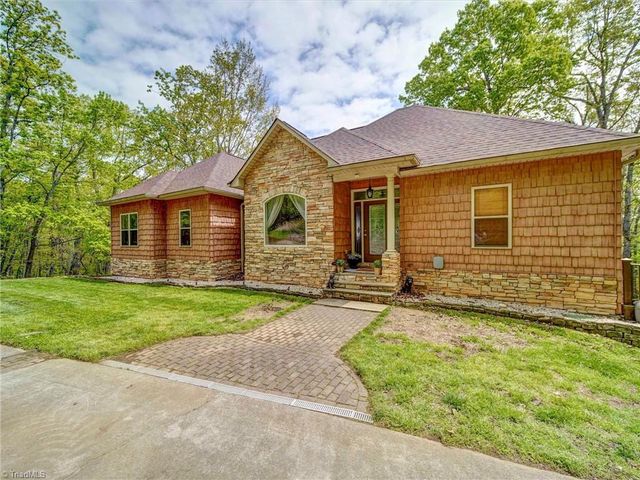 135 Boulder Ridge Drive, Denton, NC 27239