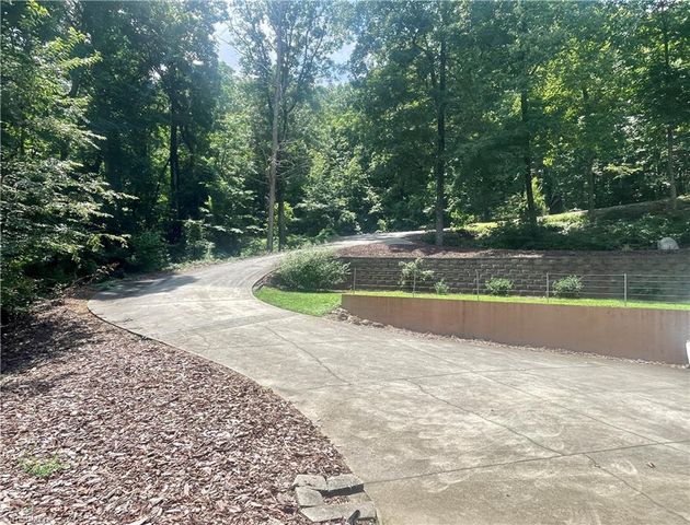 135 Boulder Ridge Drive, Denton, NC 27239