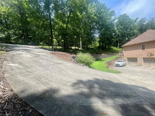 135 Boulder Ridge Drive, Denton, NC 27239
