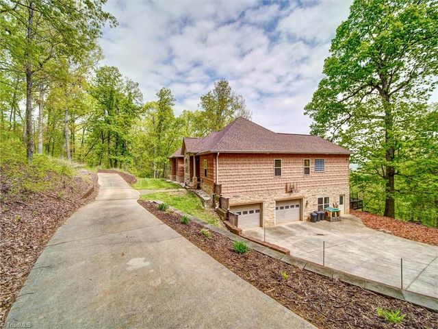 135 Boulder Ridge Drive, Denton, NC 27239