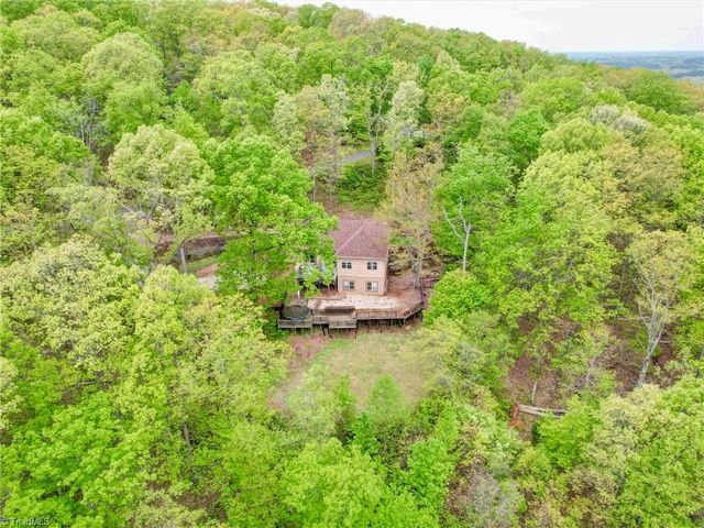 135 Boulder Ridge Drive, Denton, NC 27239