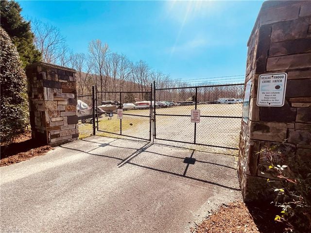 135 Boulder Ridge Drive, Denton, NC 27239