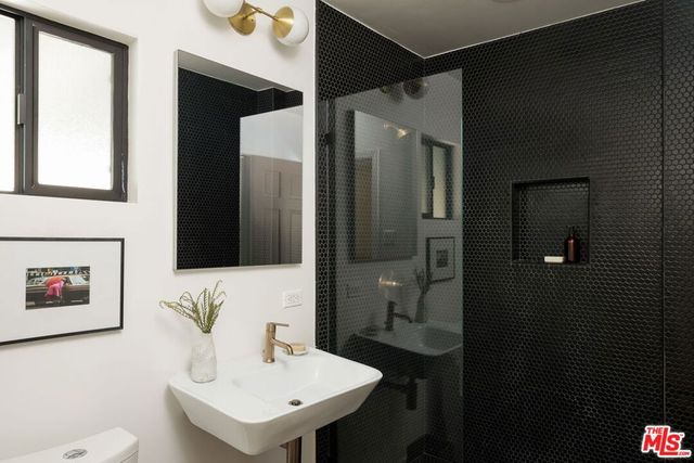 3351 Garden Avenue, Los Angeles, CA 90039