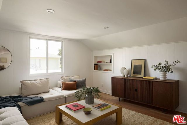 3351 Garden Avenue, Los Angeles, CA 90039