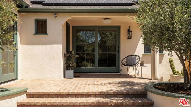 3351 Garden Avenue, Los Angeles, CA 90039