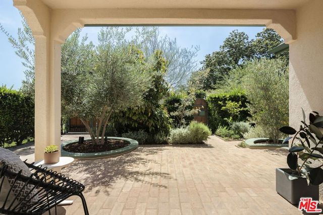 3351 Garden Avenue, Los Angeles, CA 90039