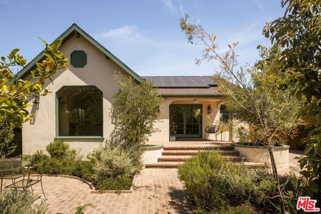 3351 Garden Avenue, Los Angeles, CA 90039