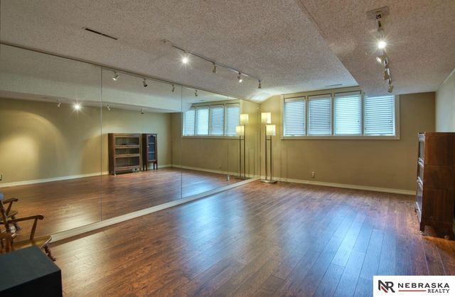 12357 Seward Street, Omaha, NE 68154