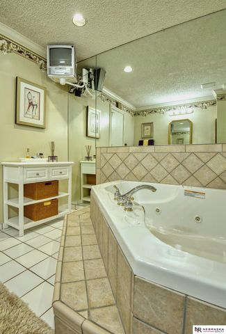 12357 Seward Street, Omaha, NE 68154