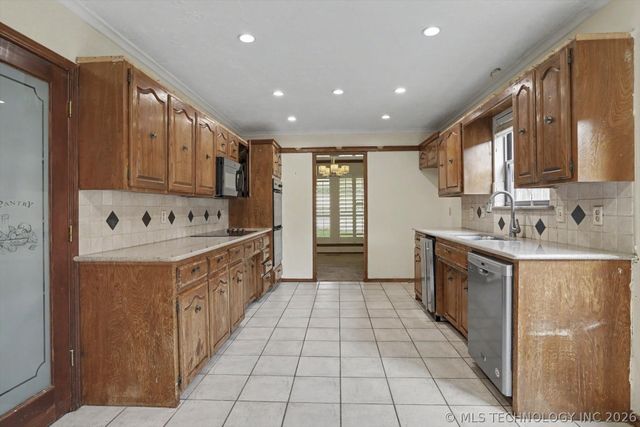 7932 S 85th East Avenue, Tulsa, OK 74133