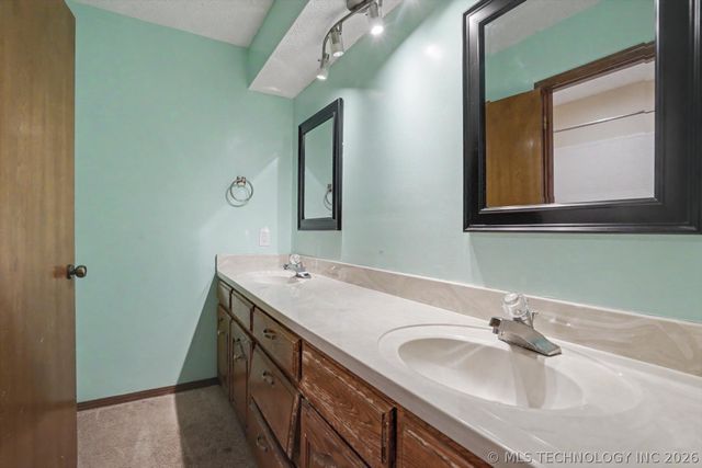 7932 S 85th East Avenue, Tulsa, OK 74133