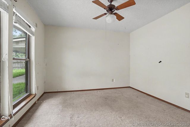 7932 S 85th East Avenue, Tulsa, OK 74133