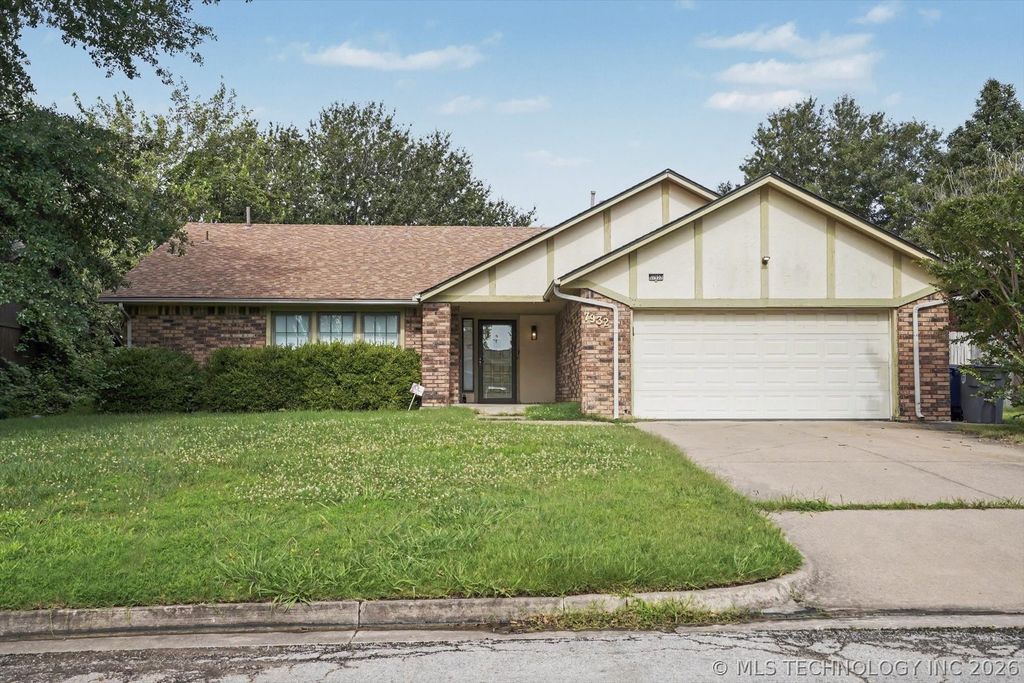 7932 S 85th East Avenue, Tulsa, OK 74133