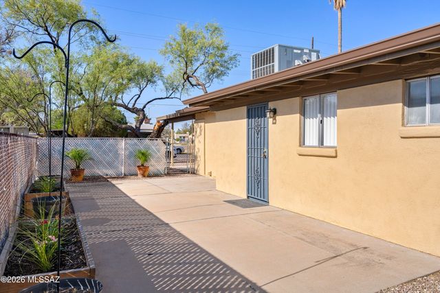 5801 E Bellevue Street, Tucson, AZ 85712