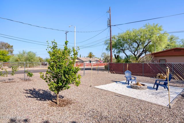 5801 E Bellevue Street, Tucson, AZ 85712