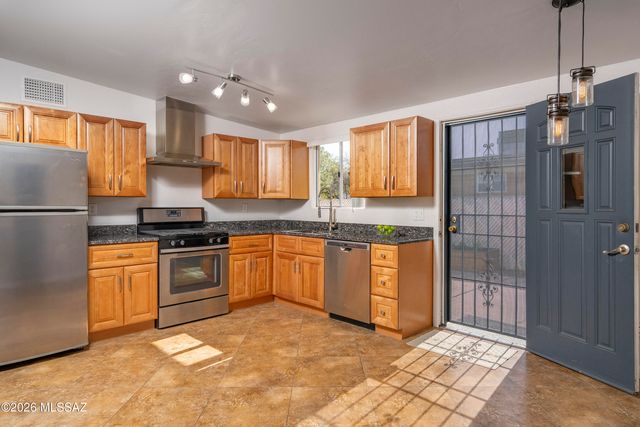 5801 E Bellevue Street, Tucson, AZ 85712