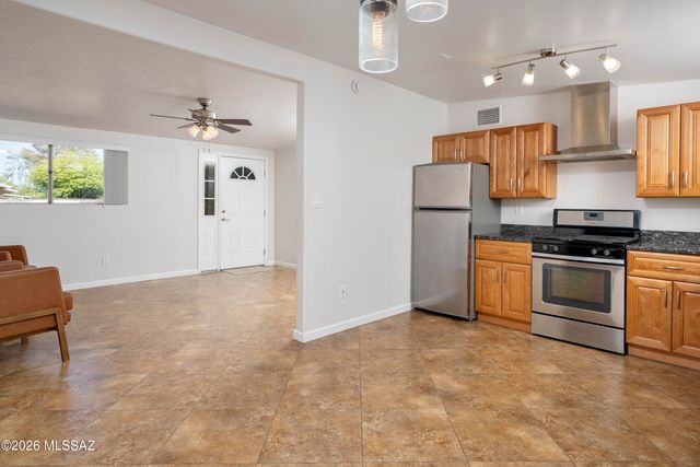 5801 E Bellevue Street, Tucson, AZ 85712
