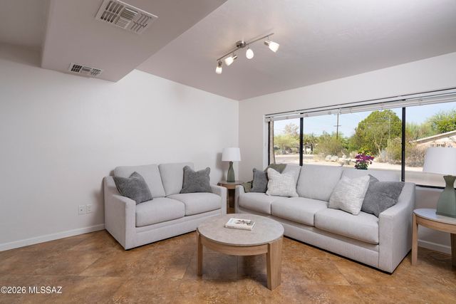 5801 E Bellevue Street, Tucson, AZ 85712