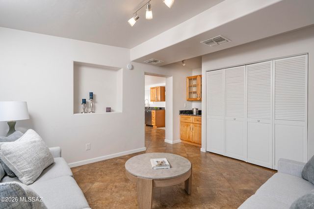 5801 E Bellevue Street, Tucson, AZ 85712