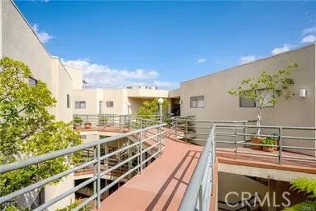 412 N Kenwood Street 301, Glendale, CA 91206
