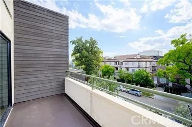 412 N Kenwood Street 301, Glendale, CA 91206