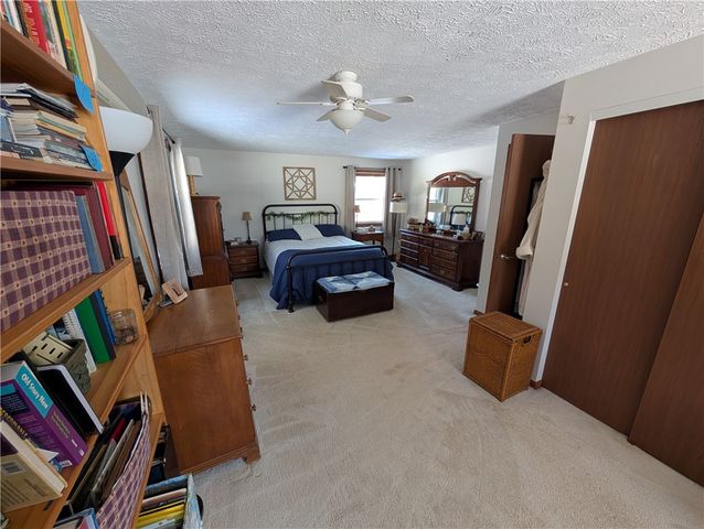 13 Canterbury Court, Bergen, NY 14416