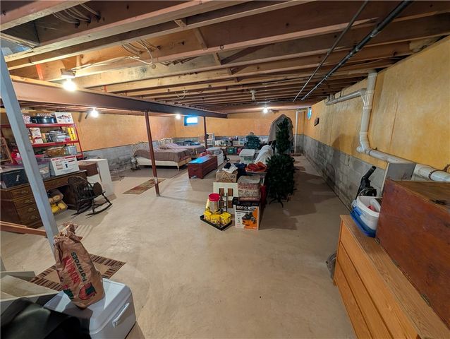 13 Canterbury Court, Bergen, NY 14416