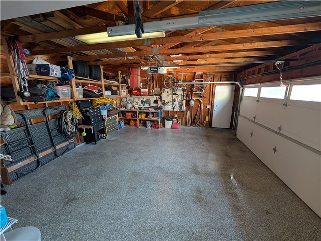 13 Canterbury Court, Bergen, NY 14416