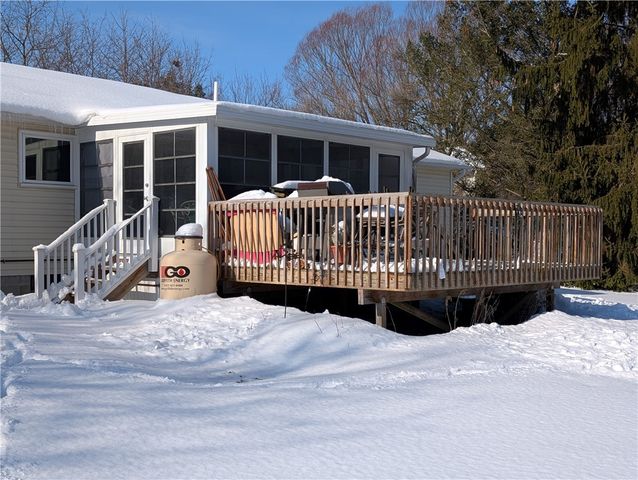 13 Canterbury Court, Bergen, NY 14416