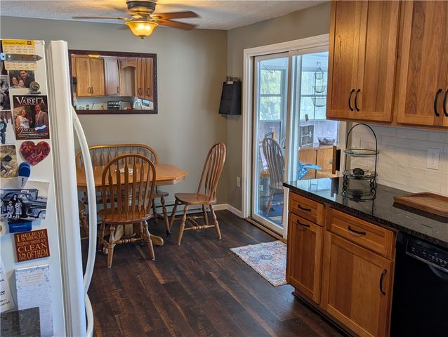 13 Canterbury Court, Bergen, NY 14416