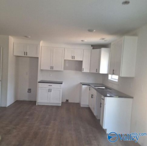 2005 Sunset Drive NW, Hartselle, AL 35640