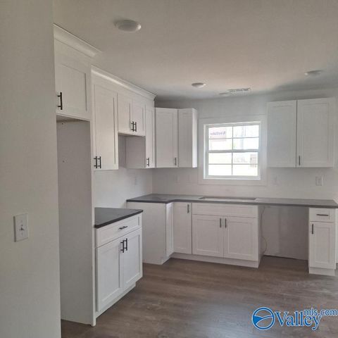 2005 Sunset Drive NW, Hartselle, AL 35640