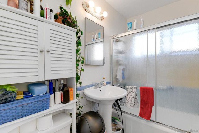 28 Chatsworth Blvd, San Diego, CA 92106