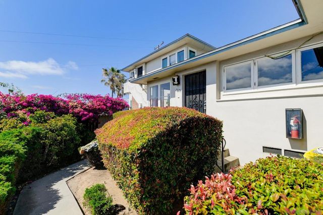28 Chatsworth Blvd, San Diego, CA 92106