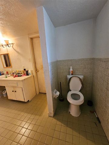 5022 Bretshire Drive, Houston, TX 77016