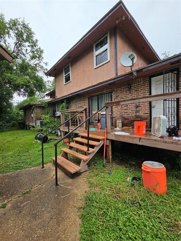 5022 Bretshire Drive, Houston, TX 77016