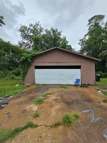 5022 Bretshire Drive, Houston, TX 77016