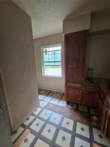 5022 Bretshire Drive, Houston, TX 77016