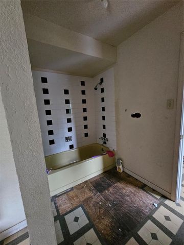 5022 Bretshire Drive, Houston, TX 77016