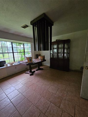 5022 Bretshire Drive, Houston, TX 77016